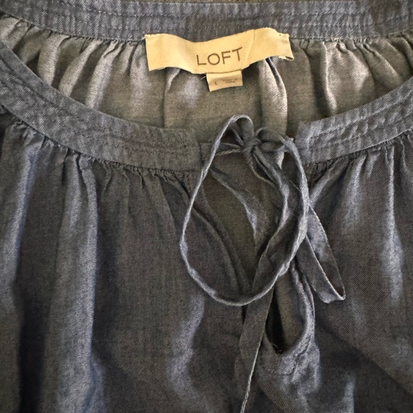 Loft Chambray peasant blouse size L - Picture 4 of 8